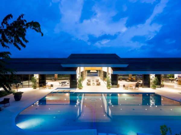 Paradise Point Resort & Spa